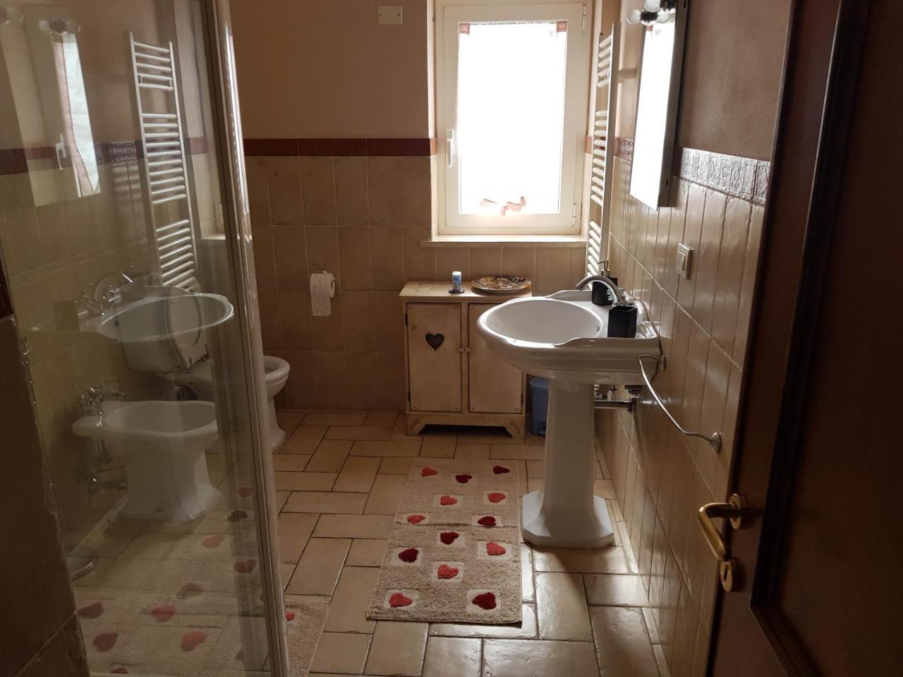 B&B Aria Sarzana Bagian luar foto