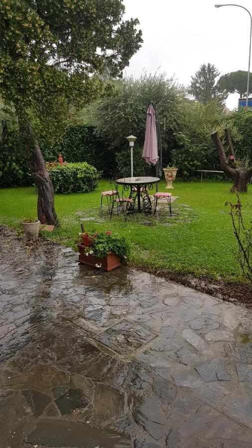 B&B Aria Sarzana Bagian luar foto